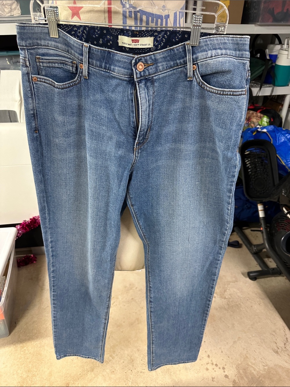 Levi's Women's Medium Light Blue Straight Leg Jeans